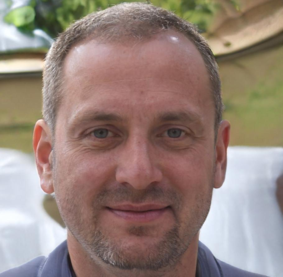 Carlos Ruiz, Director de Finanzas